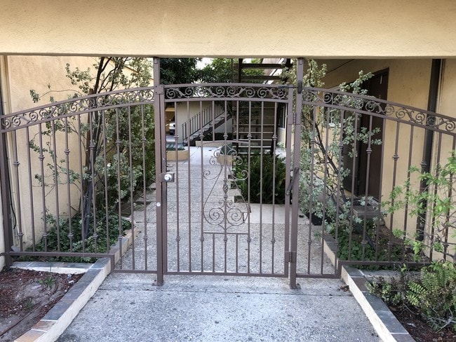 Photo - 24319 Narbonne Ave