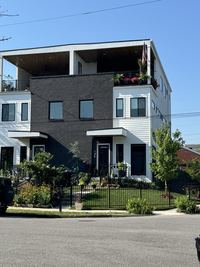 Photo - 134 Marshall Ct Townhome