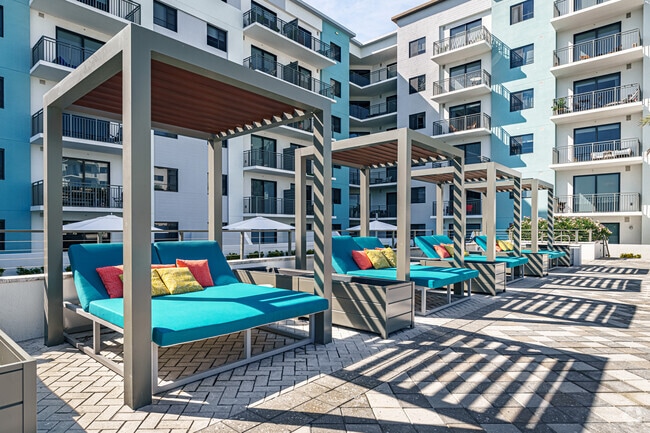 Cabanas - The Rise at Plantation Walk