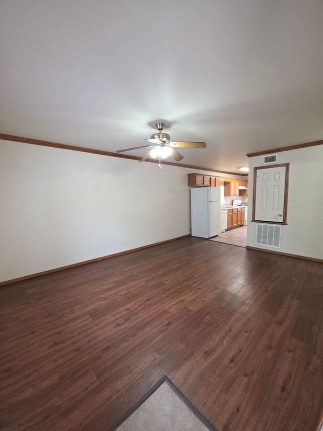 Photo - 614 E 8th St Unidad 3