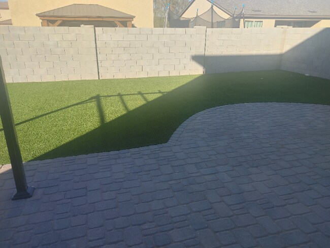 Photo - 662 W 11th St