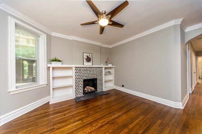 Photo - 2037 W Estes Ave Unit 1
