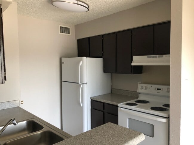 Photo - La Residencia