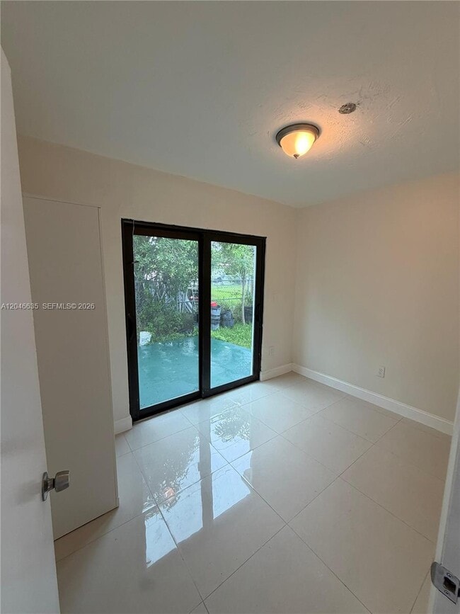 465 NE 139th St Unit 467