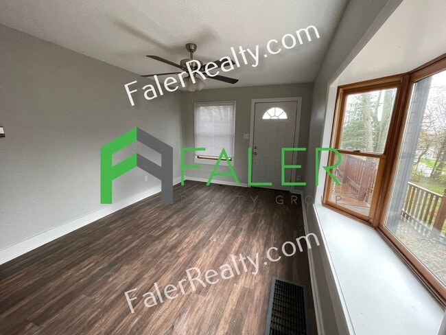 Photo - Darling Belmont Bungalow