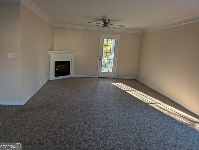 Photo - 144 Governor Ln