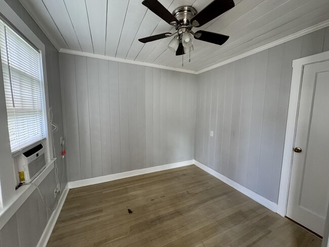 Photo - 200 Park Ave Unit 16