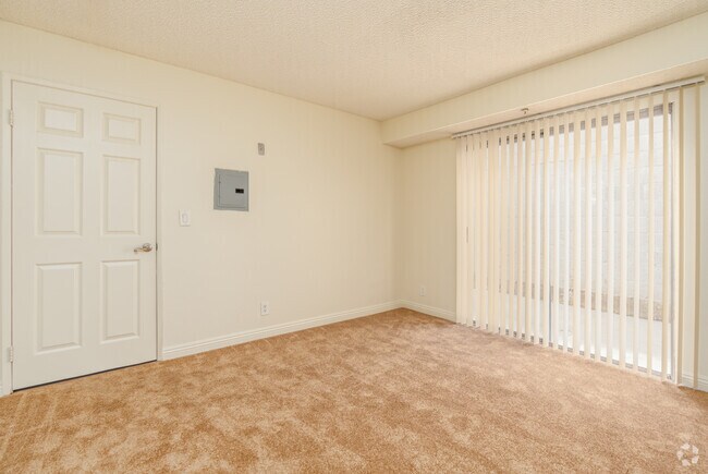 1BR, 1BA - 527SF - Bedroom