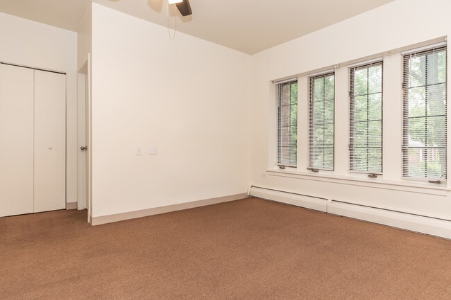 Photo - Highlands Tudor Manor - 55+ Community