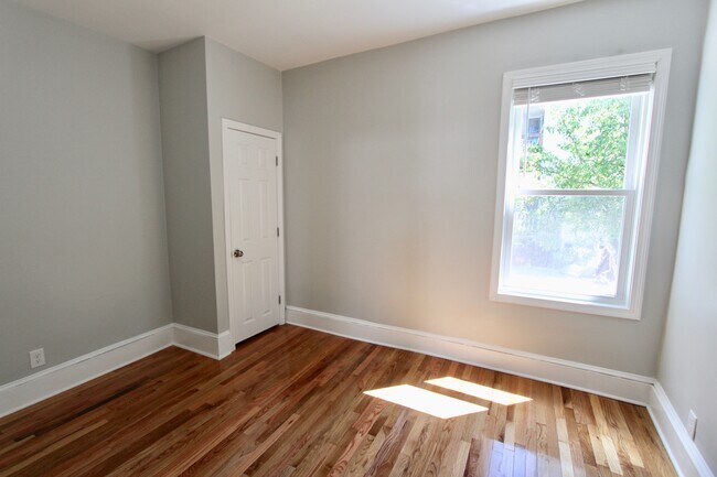 Photo - 203 Westville St