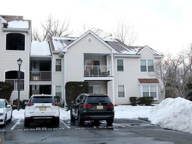 Front - 318 Walden Cir Unidad 318