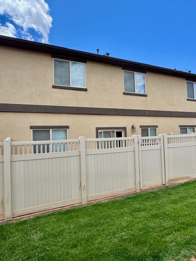 Photo - Blackhawk Townhome in Santa Clara