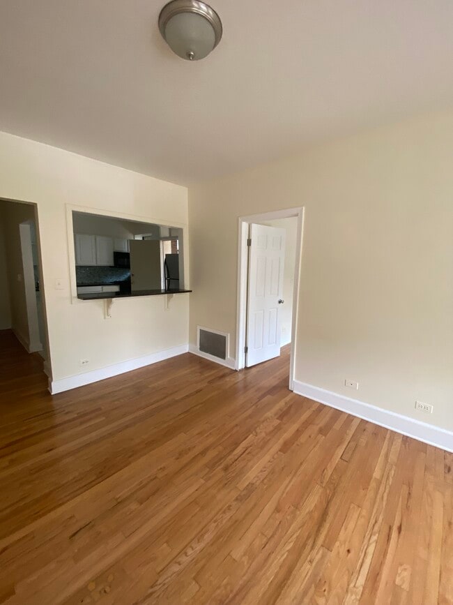 Photo - 4930 N Kedzie Ave Unit 2-E
