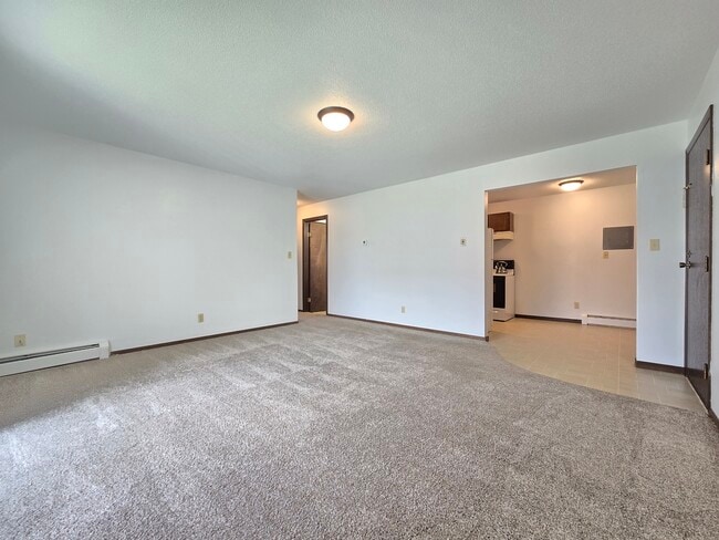 2 bed, 1 bath $929 - 1105 12th St
