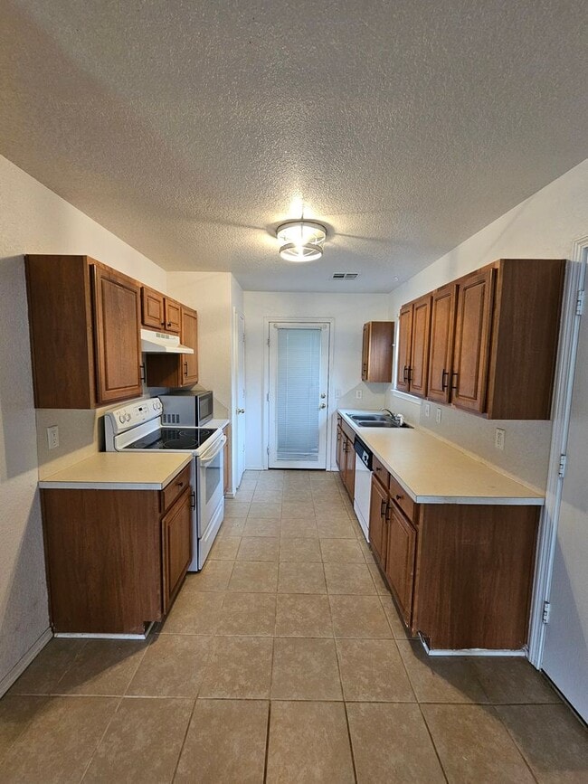 Photo - 2400 Desert Willow Terrace