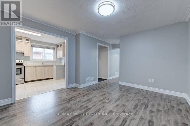 Photo - 16 Hasbrooke Dr