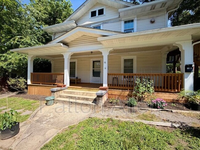 Building Photo - 16 Hillside St Unit Apt A