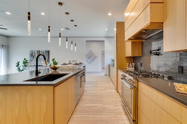 Photo - 7047 Royal Ln