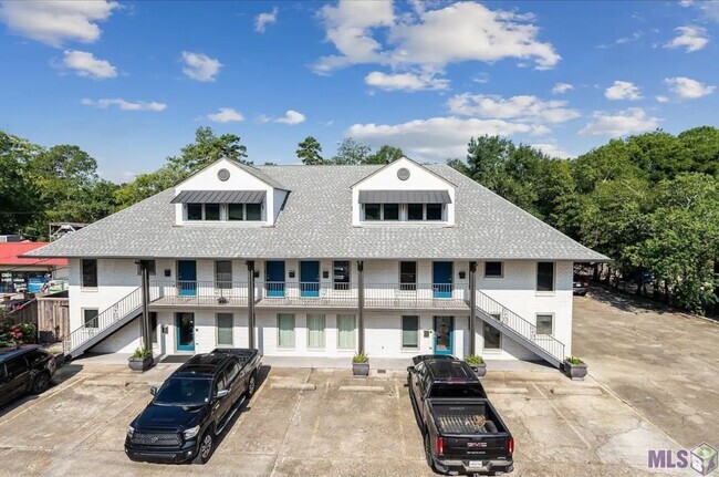 Building Photo - 1012 S Acadian Trwy Rental