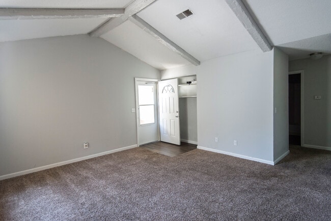 Photo - Hidden Elms Apartments