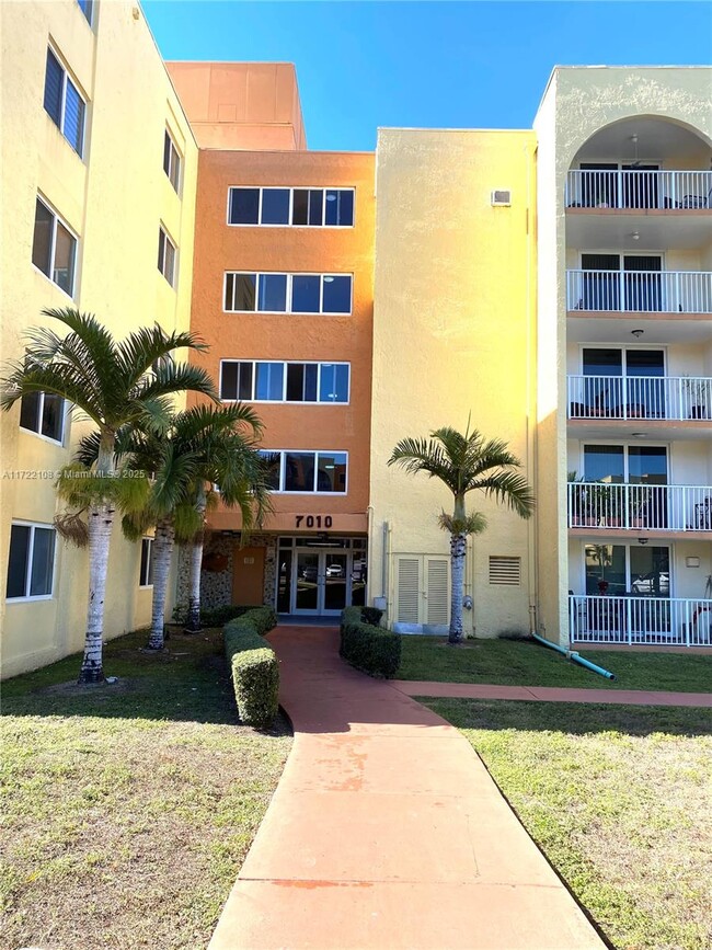 Photo - 7010 NW 186th St Condo Unit 5-503