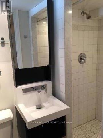 Photo - 172 Davisville Ave Unit B