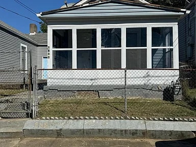 Building Photo - 1811 Owen St Rental