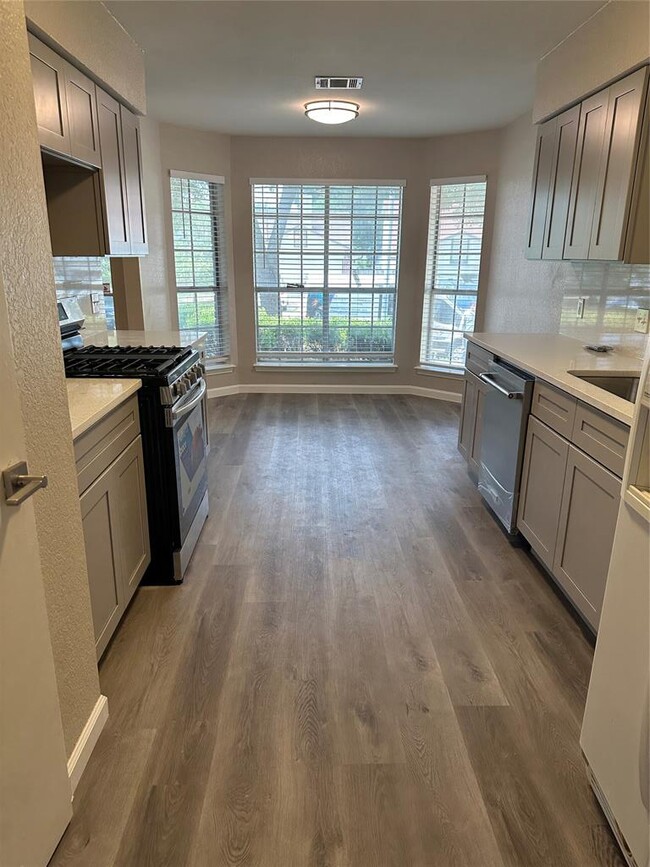 Photo - 13817 Merseyside Dr