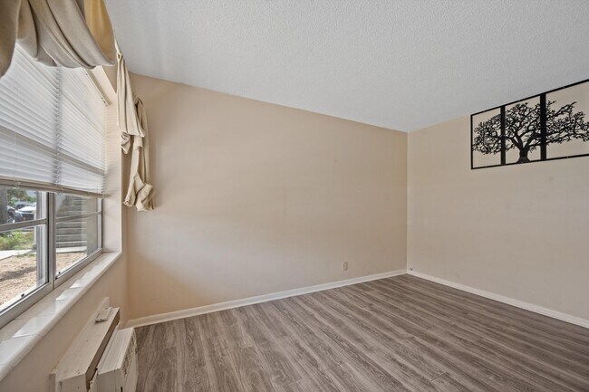 Photo - 201 S J St Unit 3