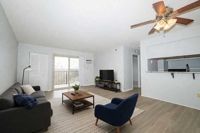 Building Photo - 2971 Deckebach Ave Unit Apt 63