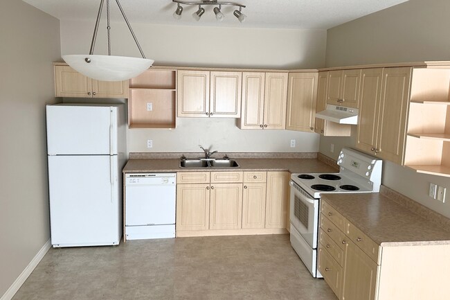 Photo - 9914-9101 101 Ave Unit 411