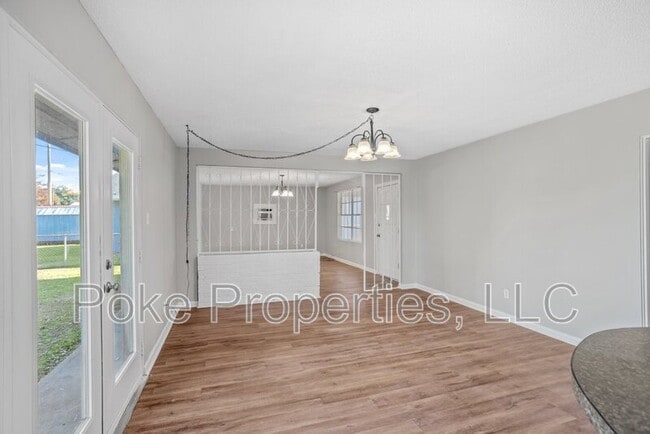 Photo - 2821 General Doolittle Ave