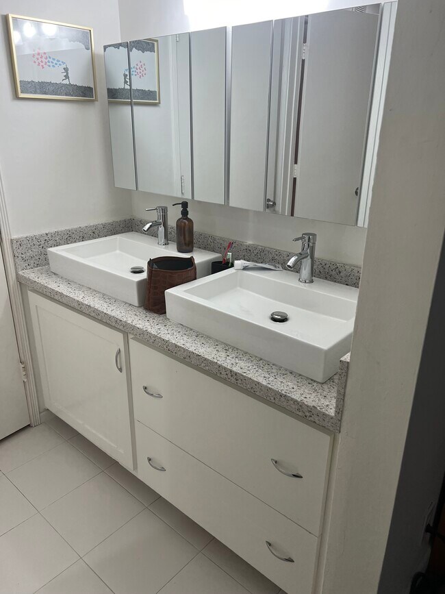 Photo - 6435 Green Valley Cir Unidad 218 Rental