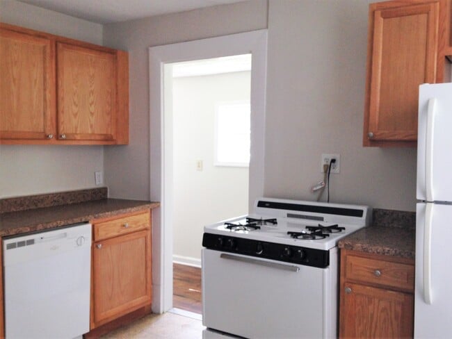 Photo - 362 Oldham Ave