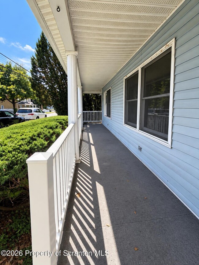 Photo - 1533 Ross Ave