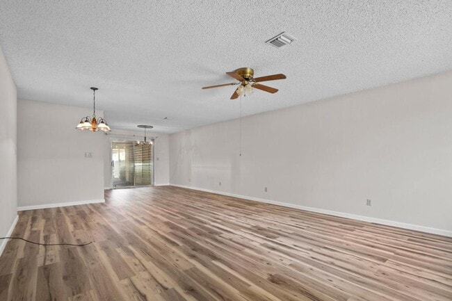 Photo - 1425 N Stoneridge Manor