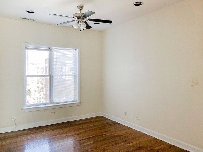 Photo - 851-59 W. Cornelia