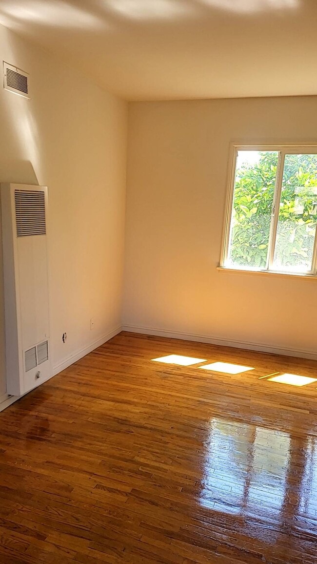 200 N Sierra Vista St
