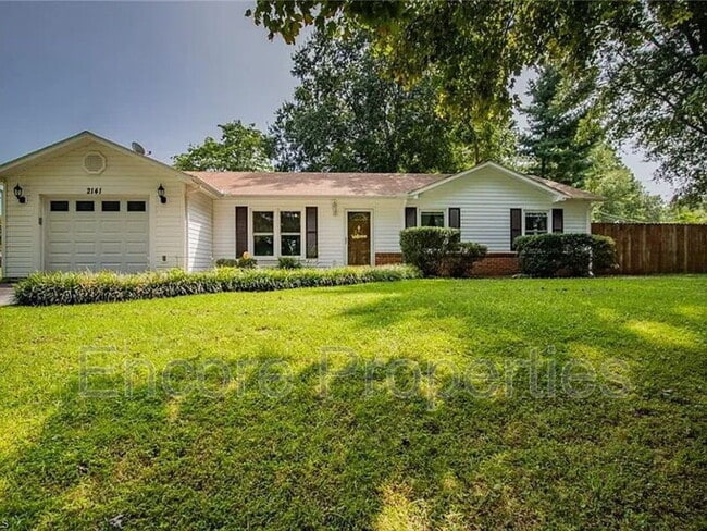 Building Photo - 2141 Stonehaven Rd