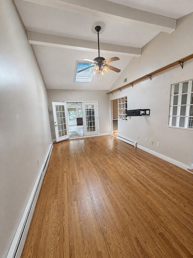 1241 Monmouth Ave