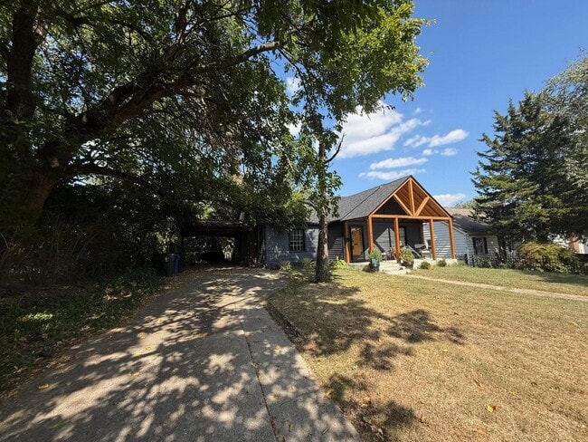 Photo - 667 Longview Dr