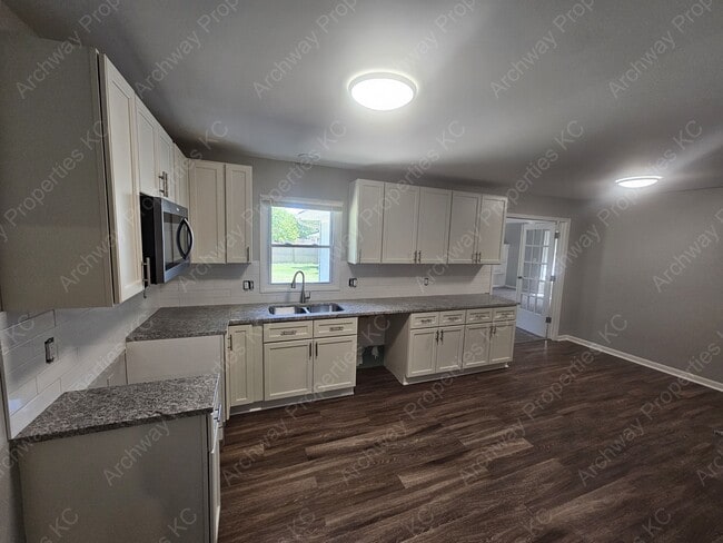 Photo - 6019 Noland Rd