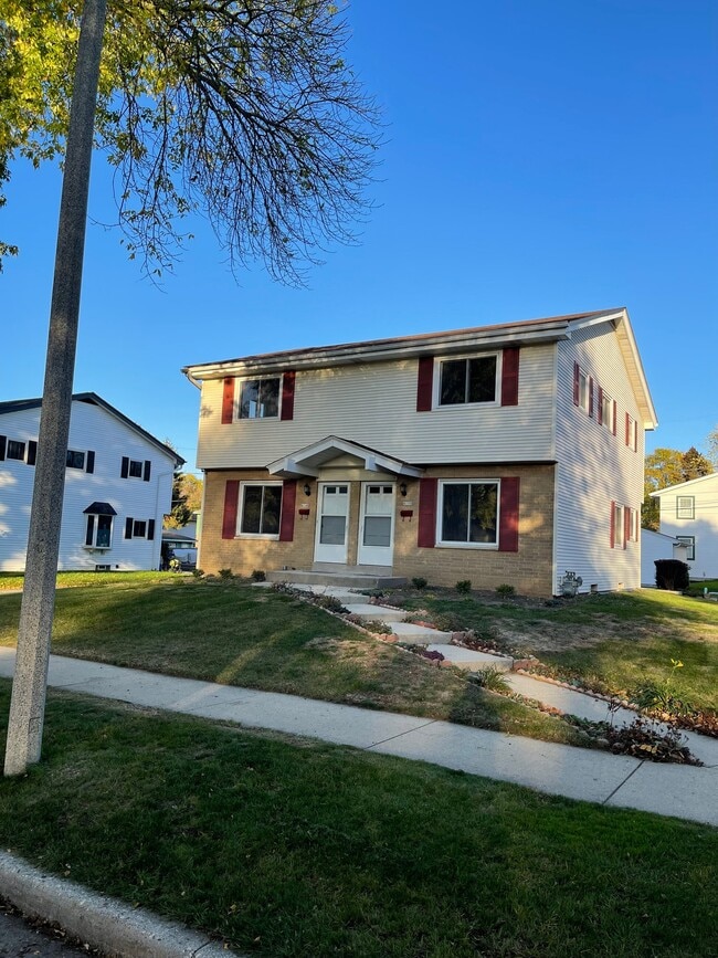 Building Photo - 4148 S Herman St