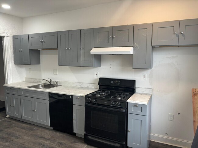 Photo - 1673 Cliftview Ave