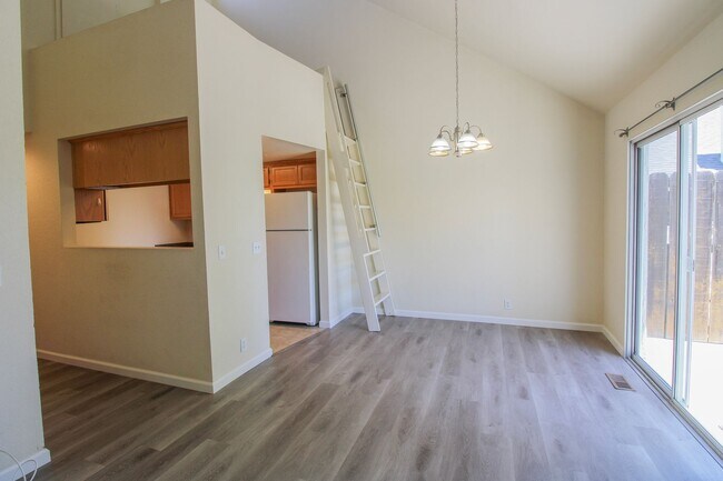 Photo - 2 Bedroom, 2 Bathroom + Loft - Top Floor Condo in Parkwood Village