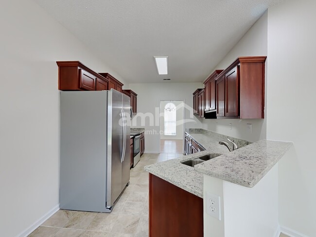 Photo - 5634 Broadway Dr W