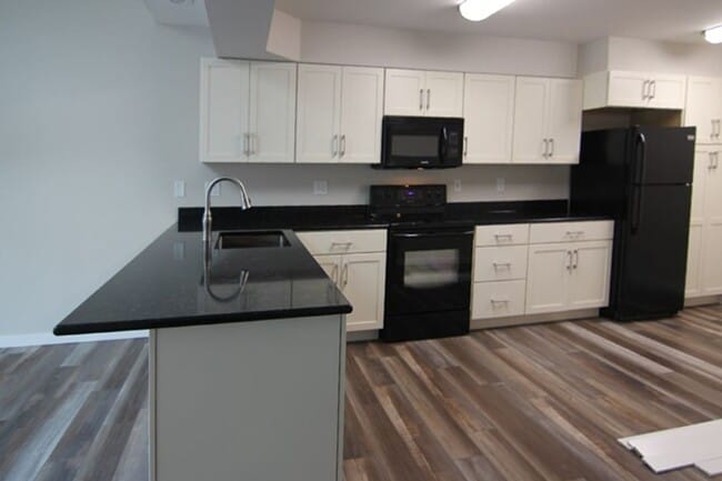 Building Photo - Cozy 2 Bedroom 2 Bath Condo in Iowa City!