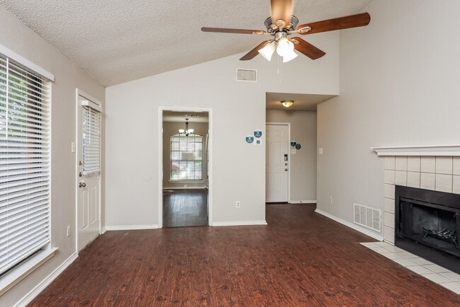 Photo - 907 Park Pl Blvd