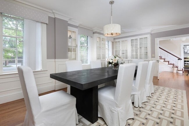 Photo - 1010 Centre St