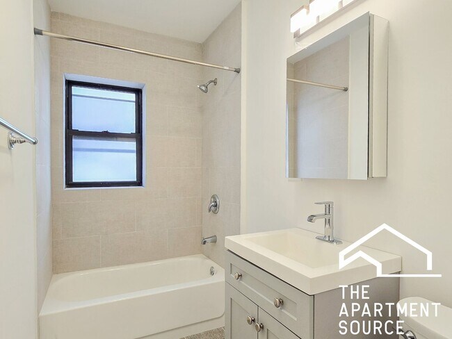 Photo - 540 W Cornelia Ave Unit 1